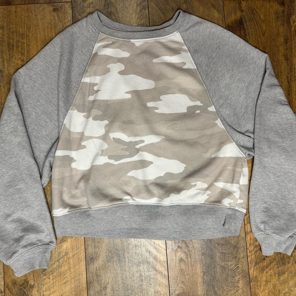 AEO Camo Cropped Sweatshirt, Size M